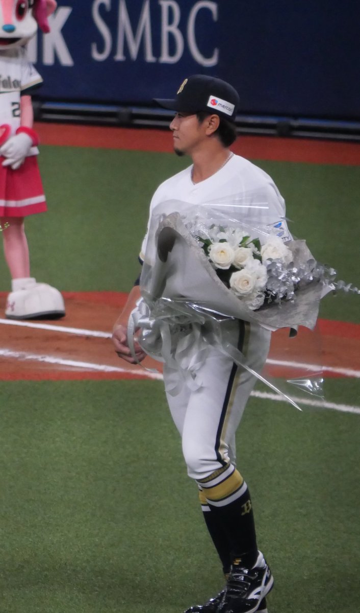 bs63370's tweet photo. 俺の友だち😭
#西野真弘 #小田裕也 
#Bs2026 https://t.co/Bum0F374bj