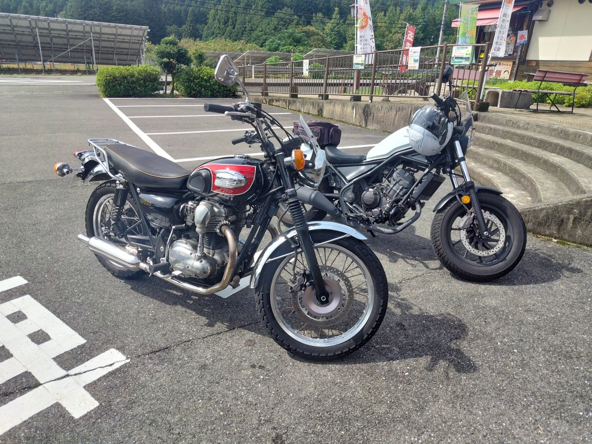 EwinbeeK's tweet photo. 雨の止み間に🏍
今日みたいに涼しくて
晴れが続いてくれれば
最高ですね😊 https://t.co/Vk7JABP2pe