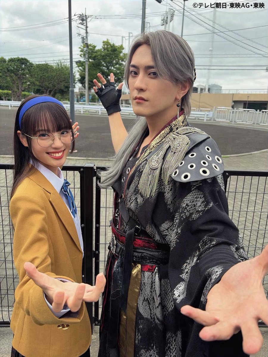 shogo_taduru's tweet photo. #角醒ハンターオメガホーン 
第拾話「闘魂燃やせ！キャプテン・エイル！」
見てくれたかな？

可愛い双子達と📸
大きい双子座のお友達が呟いてます（田鶴）

#オメガホーン 
#omegahorn 
#メイキング写真 https://t.co/YGbY6aBDnM