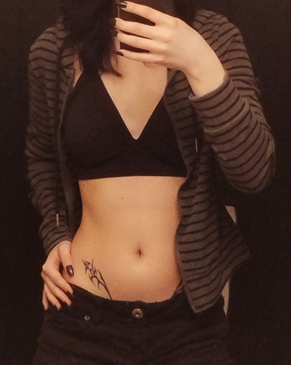 bloodiedpetalz's tweet photo. heyyyy lovelies ฅ ૮ • ﻌ • ა ฅ
redoing introduction tweet since it's been a bit #nsfwtwt #cnc #moots

⋆ nineteen
⋆ she/her
⋆ bisexual
⋆ submissive
⋆ faceless
⋆ soft and hard kinks 

 can't wait to meet y'all 𑣲 https://t.co/wj4TF7Eqj6