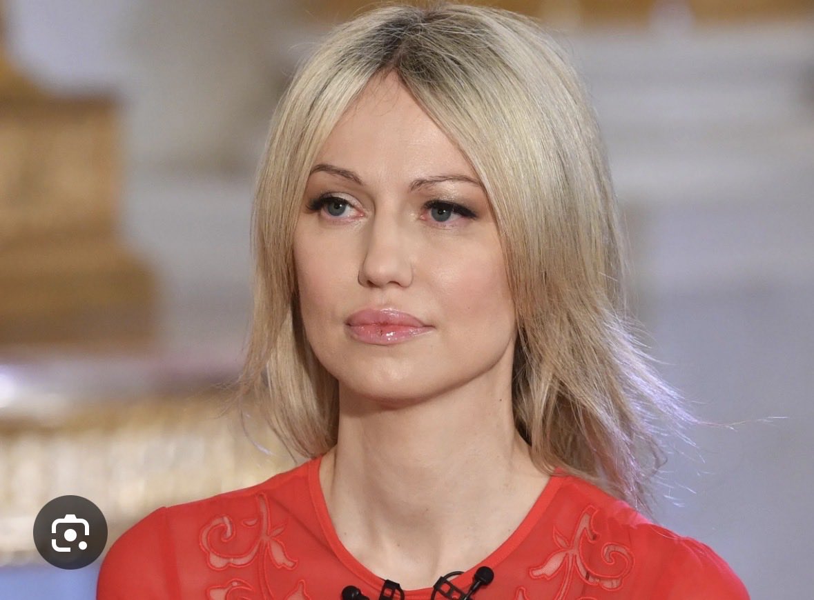 JackStrongPL's tweet photo. KULISY ODEJŚCIA MAGDALENY OGÓREK Z WPOLSCE24!
Według naszych informacji Magdalena Ogórek ma być kuszona przez jedną z prawicowych partii bardzo dobrym miejscem na liście do Senatu. Ale mandat senatora może być dopiero początkiem gry.

W kuluarach ma pojawiać się znacznie poważniejszy scenariusz: stanowisko marszałka lub wicemarszałka Senatu.

Jeśli te rozmowy zakończą się porozumieniem, odejście z telewizji może okazać się nie końcem medialnego rozdziału, lecz początkiem kariery politycznej!