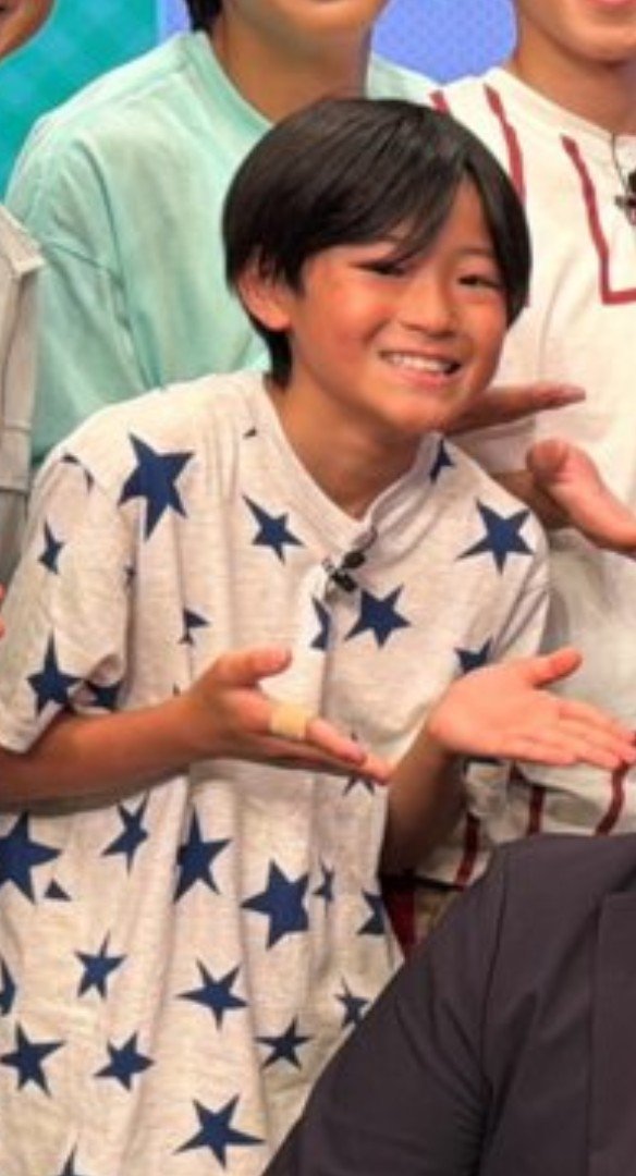 satyaiei's tweet photo. 日焼けしたねwwwww
指怪我してるの心配👈🏻過保護 https://t.co/dvxPsgipvG