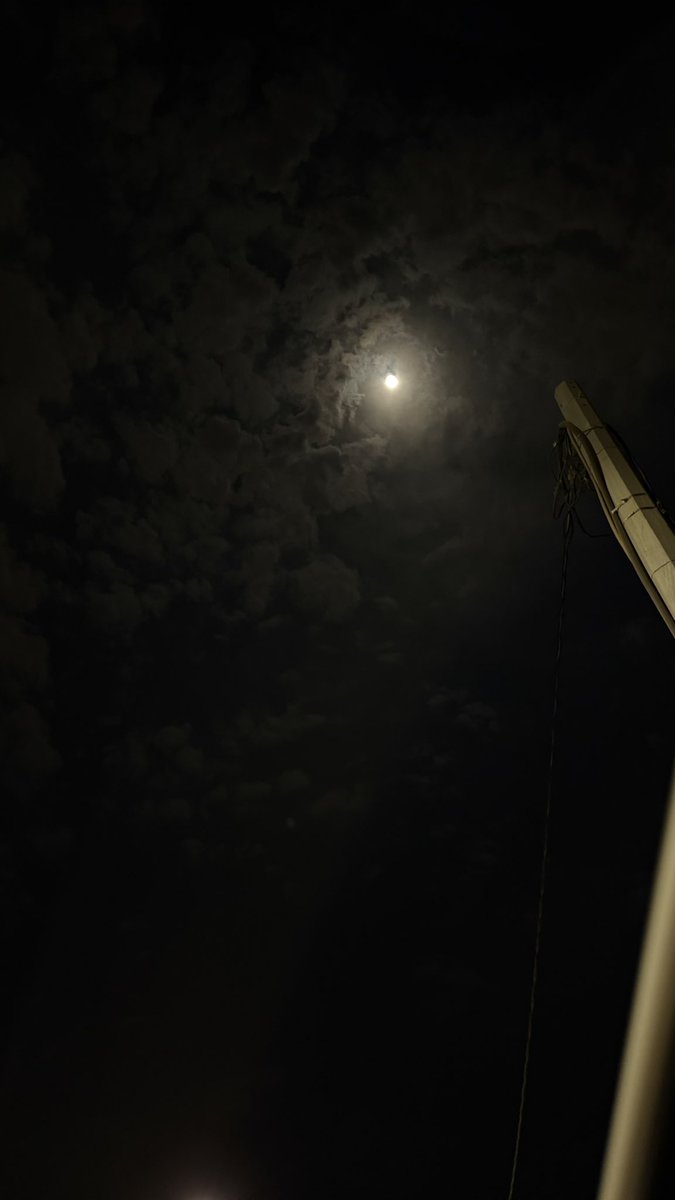 dakhil_97's tweet photo. قمر اليوم 🌕 https://t.co/ECXxwEDRc0