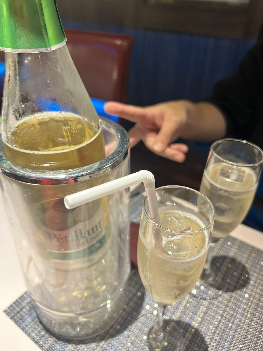 re_umizz's tweet photo. 昨日‼️
♡お約束駆け込みﾏﾝﾃｷニキ
🍻📷🥃推しありがとう！
いつも超特急だけど最高ﾀﾉです！

♡初めまして5時間独占さん
🥂🍻推しありがとう！
私とあのメモでｺﾝｶﾌｪ上書きしてしまった

♡ｼｬﾝｼｬﾝ3人組さん
🍻推しありがとうございました
♡初めましてさん
🍻ありがとうございました https://t.co/UGPUcDUNUL