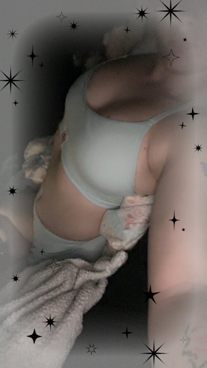 freakydanni's tweet photo. imma shy freak baby 😩 https://t.co/KwhsH3DASp