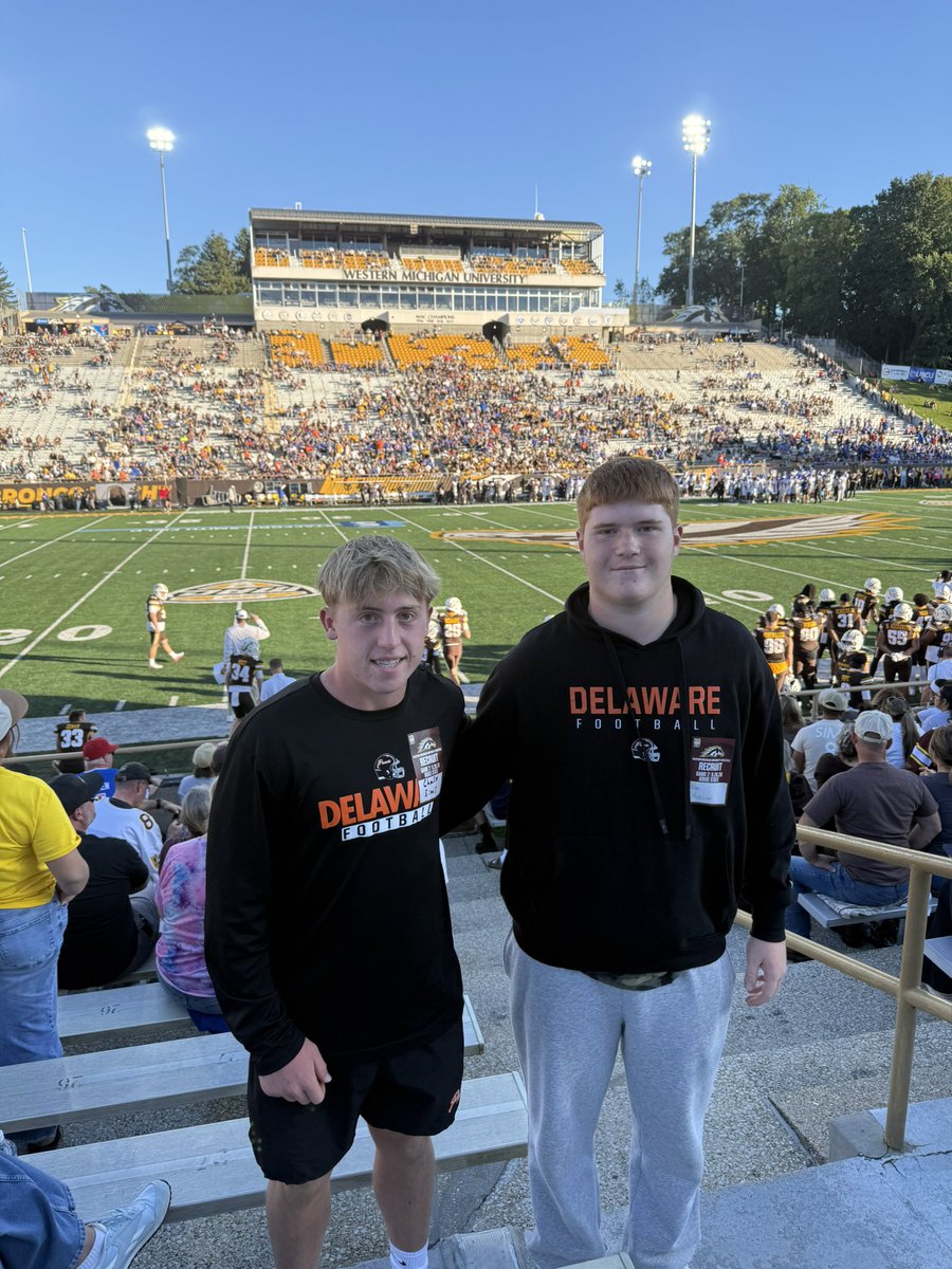 Chase_Sims10's tweet photo. I had a great time at Western Michigan today getting to check out what Bronco football is all about. Thank you to @CamAllenFB for inviting me to the game.

@HayesFootball19 @Montgomery_DHHS @Colt_Tanner_ @D_Madden_Punter @KohlsKicking @DSabock @CoachPatGannon @WMU_Football @WesternSpecCamp @NoahMcallist28