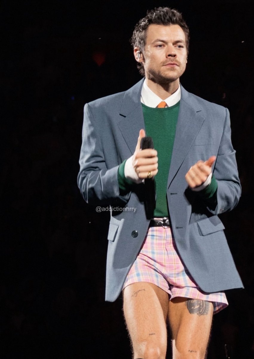 addictionhrry's tweet photo. HARRY STYLES https://t.co/V80Cxg1QKJ