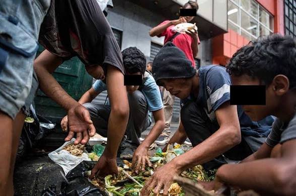 CuevasRomani's tweet photo. @Kanochex @JesusLeonkfx Hediondo caribeño semi-especie, hasta para insultar debes ser inteligente🥹😂, el único que traga polvo y miseria en su país de porquería sin agua potable eres tu y tu gente, manga de fracasados fallidos de mierda, busca las vísceras de tus familiares en la guaira 😉🤪 https://t.co/HNfZ17wNXl