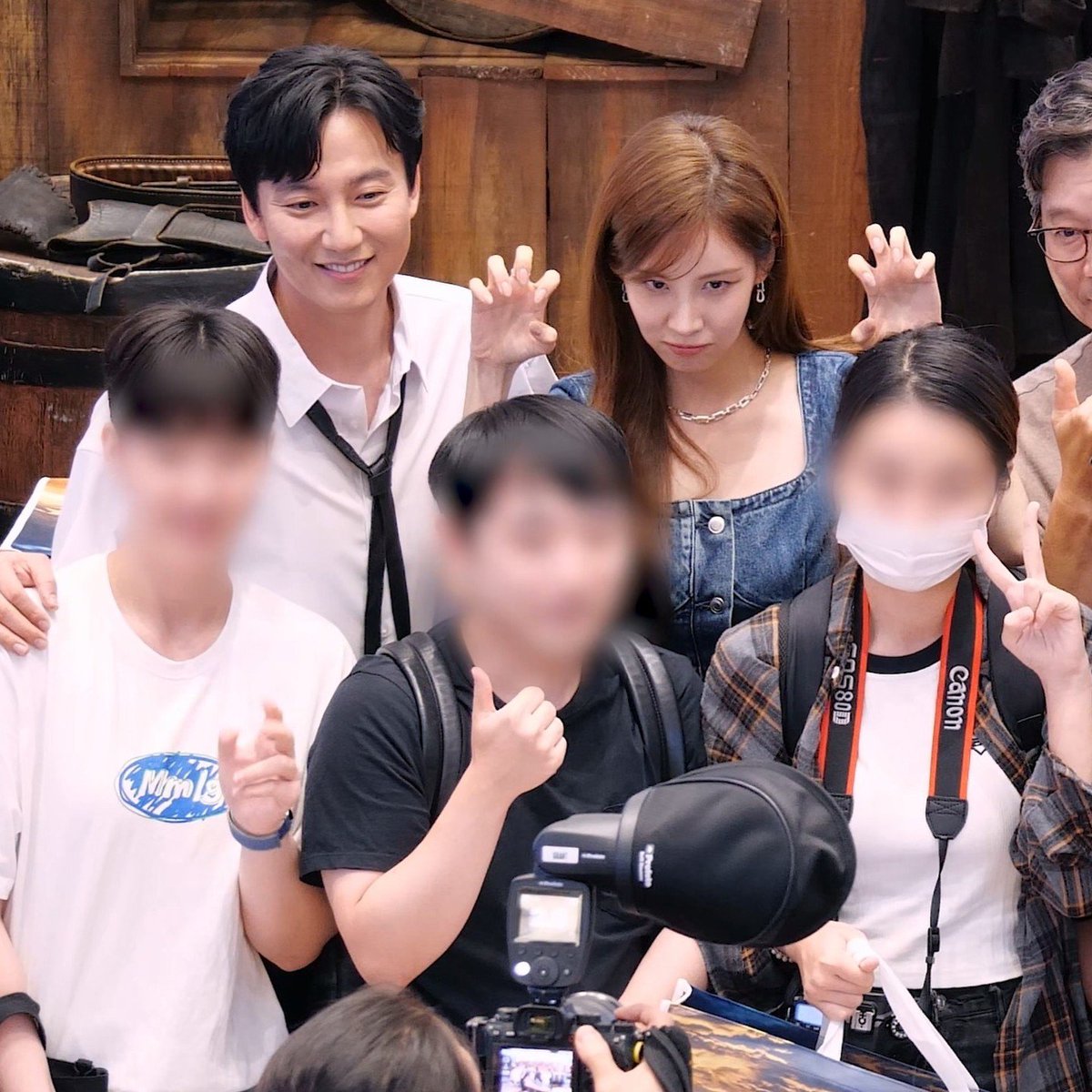 niccha000's tweet photo. Kimnamgil &amp; Seohyun at Song of the Bandits Cr. supershinstudio https://t.co/fvdeB3cEzX