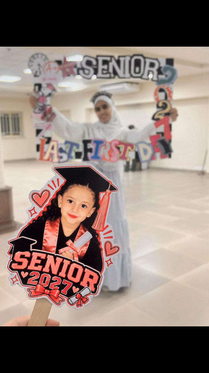 Doaasol19's tweet photo. Prep to the last 1st day❤️🎓✅ https://t.co/kyl0P8uh3I