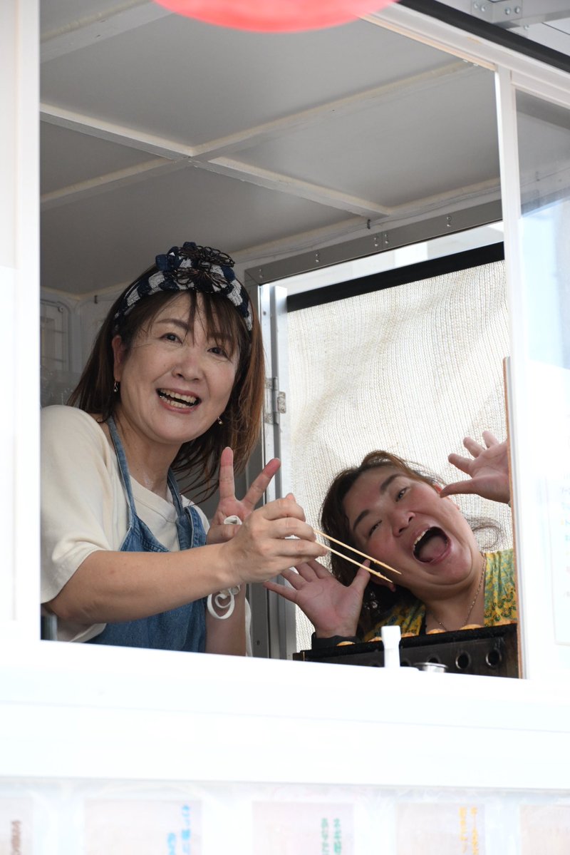 abeko1129's tweet photo. #シティ情報おおいた 10月号 #オオイタキッチンカー のコーナーでは米粉のたこ焼き #KOMETAKO67 さんにお邪魔させていただきました🐙✨米粉のもっちり感の中にほのかな甘さもありクセになる美味しさです💕✨店主のルナ子さんもとっても魅力的🤗✨
詳しくはCJOでチェックしてくださーい✅

#CJO⁠ https://t.co/xxX5B6rQJr