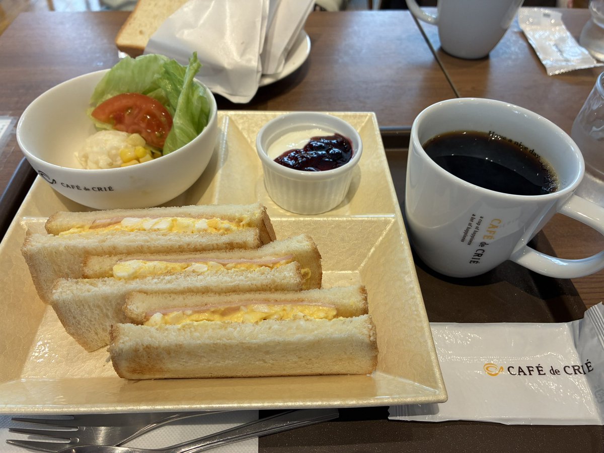 kumigomm's tweet photo. 今月末で閉店することになった
カフェ・ド・クリエのモーニング☕️
コーヒーは濃くて美味しいし、
サイドメニューもお手頃価格で、
長居もできてお気に入りだった
のに閉店。寂しすぎる😭😭😭 https://t.co/K0NfLAoaQz