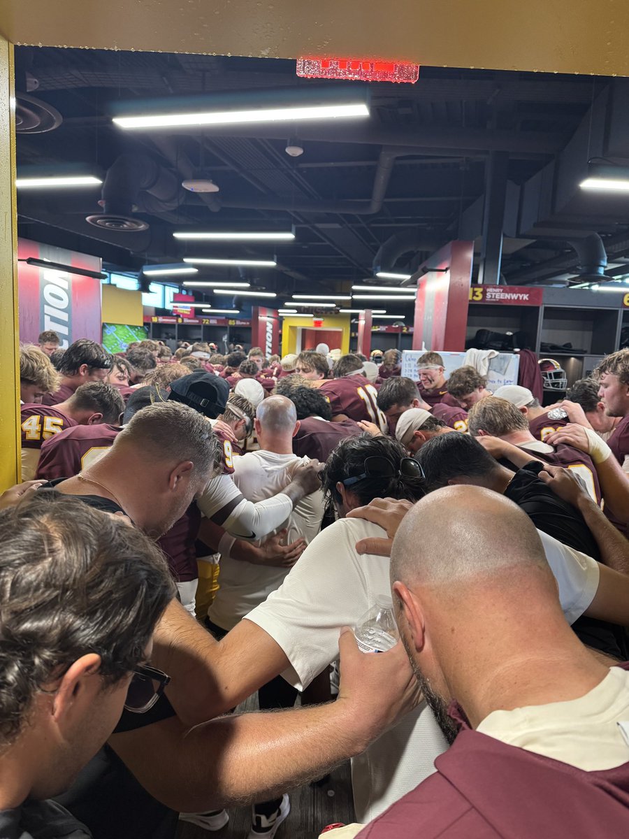 CoachTrentFigg's tweet photo. To every person that made today possible, from the bottom of my heart, THANK YOU! Historic day for @Calvin_Uni and @CalvinKnightsFB Home Sweet Home! #GoKnights ⚔️🏈🏠🏟️ https://t.co/7MLxvcWtAv