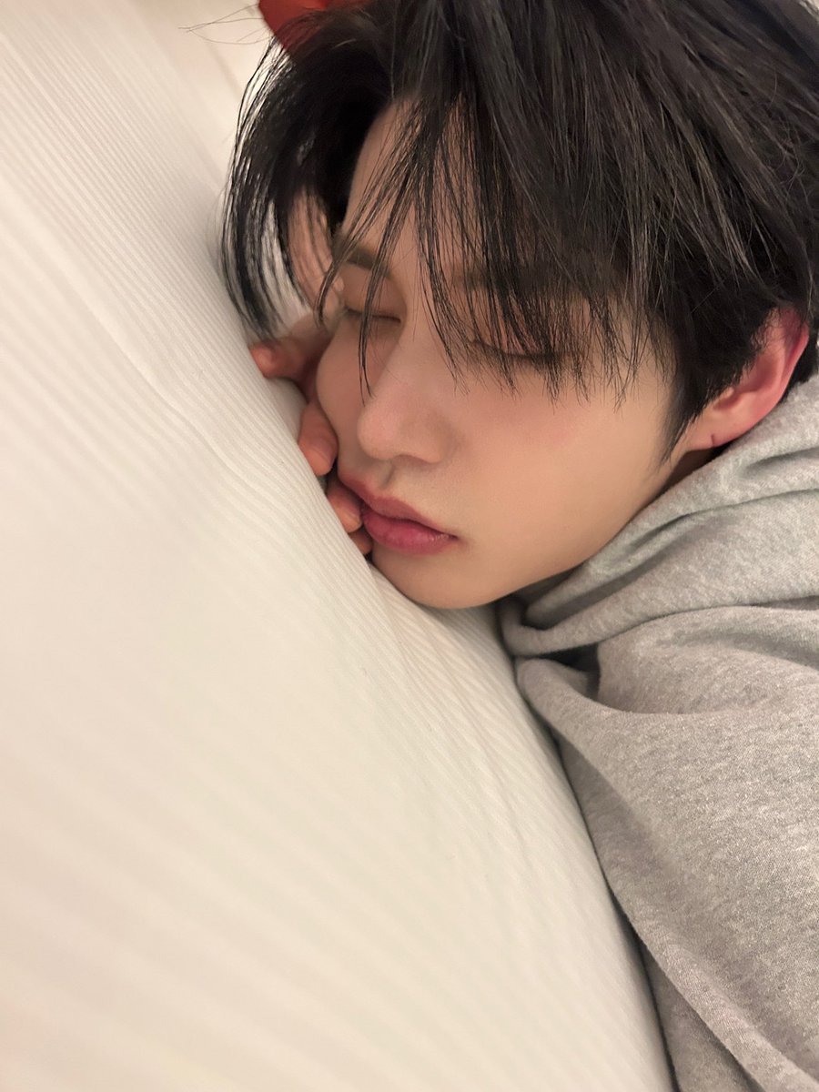 JiwoongRiffs's tweet photo. Morning morning. https://t.co/MPzpBKl4iU