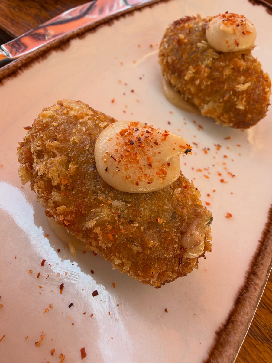 AlbertineBlj's tweet photo. Golden and Guilt-Free

Crispy outside, creamy inside, topped with real aioli and a hint of chili. Not every meal needs to be a superfood bowl. These croquetas are pure Mediterranean comfort, and we enjoyed every bite. Balance means eating https://t.co/kftcBvqz37
