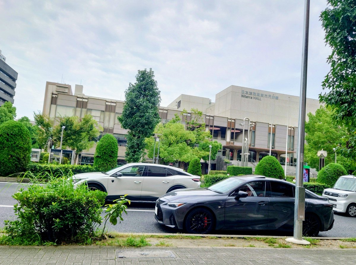 inatchi_gse31's tweet photo. おはようございます🫡

名古屋到着🚗💨

気付けば
ホールツアーも折り返しですね！

地元名古屋公演楽しみです🤭

#SARDUNDERGROUND
#YOUAREFREEDOM
#LEXUSIS350
#Niterra日本特殊陶業市民会館 https://t.co/p94CgDDyF4