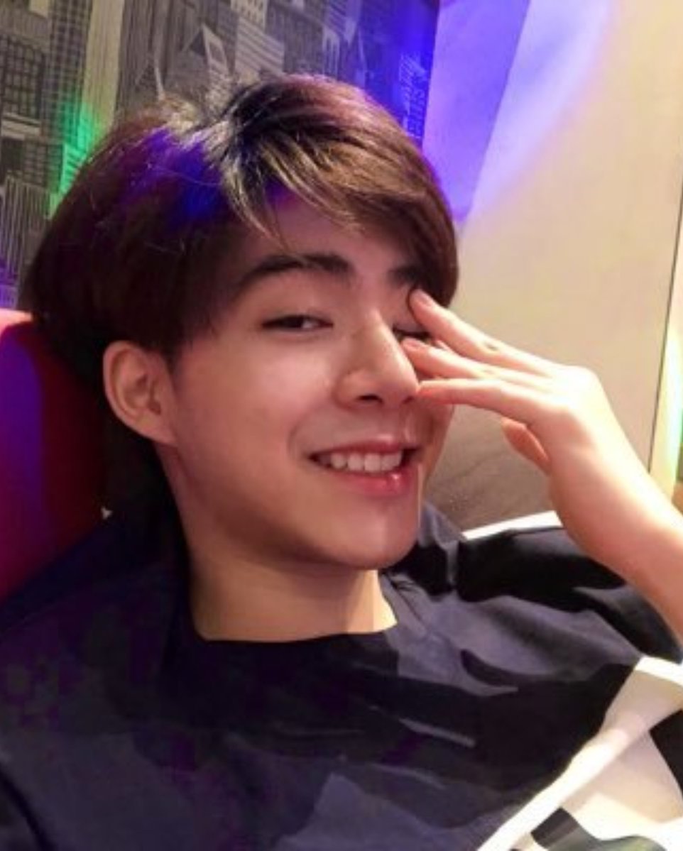 wavetheearth's tweet photo. he's THAT one science high-school senior that you'll never forget. canon-event yata sa lahat ng girls na magka-crush sa kanya kasi he's that guy #jj_rcp https://t.co/ylOWCFkz8n