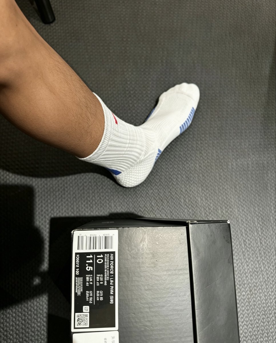 TrinksTweets's tweet photo. 44🦶 https://t.co/4MfApOGdfM