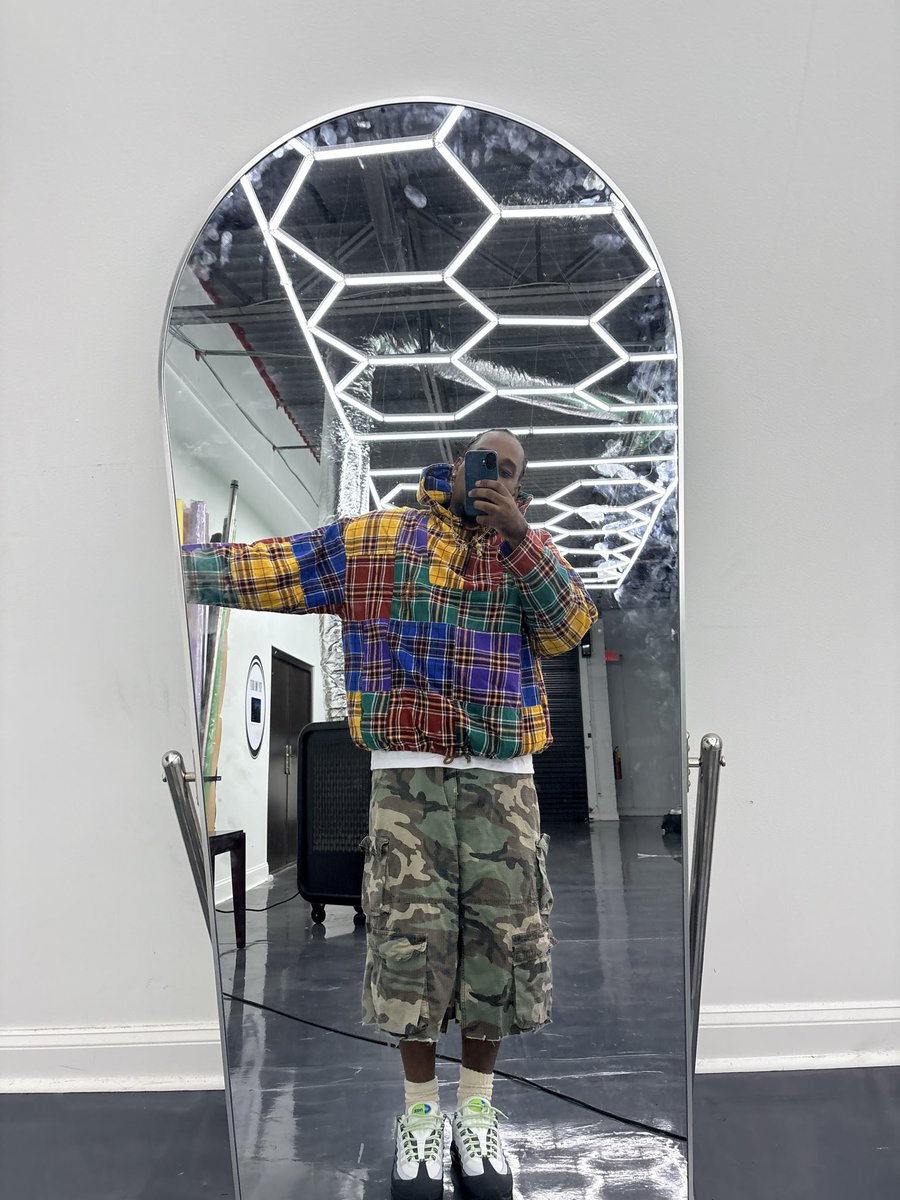 kayanthonyth3rd's tweet photo. No stylist just the man who been creating mood boards for em. 🏆 https://t.co/VeNoIlHo8h
