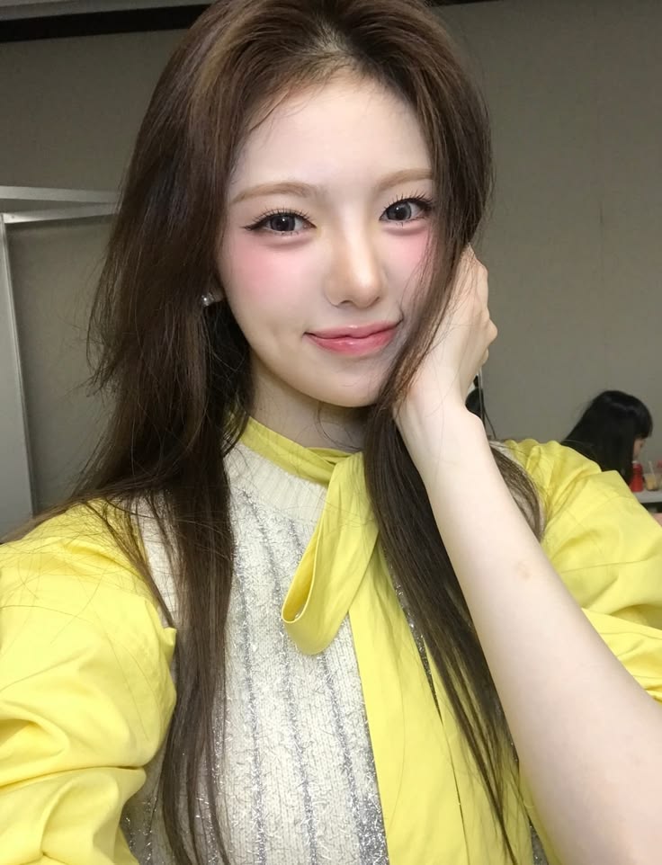 melonsuida's tweet photo. pretty in yellow  🧁🌻🥨🎵📒 https://t.co/IKlvthnp01