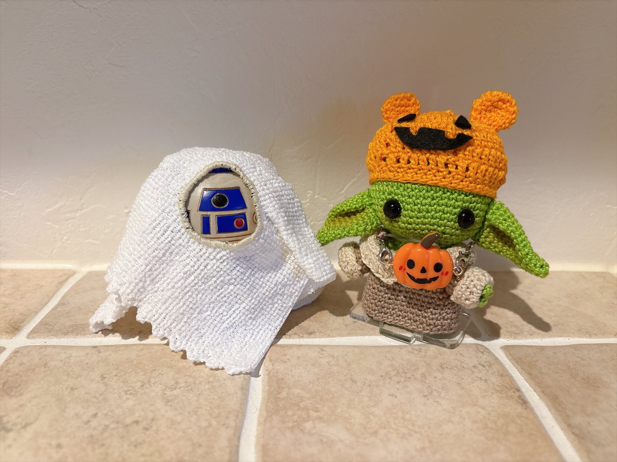 soi969LD's tweet photo. R2-D2をおばけにしたかった
コレジャナイ感がある

…テクスチャー（マイクロファイバー）がダメだったか… https://t.co/C0bgOH5GOl