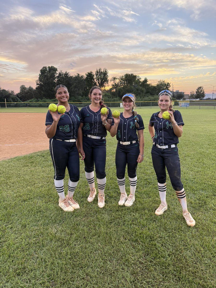 HustleNation16U's tweet photo. 💣💣 HOME RUNS TODAY! 💣💣

The girls were sending them out today! 🔥

@JayceeMccarter — 2️⃣ HRs
@AliviaRamon15 — 💣
@Ava_Pacheco14 — 💣
@BTaulbert10 — 💣

Love seeing these girls put in the work and have it pay off! Keep it rolling, ladies! 

@TimRamonHNF @Ch1rsPacheco @HustleNationFP