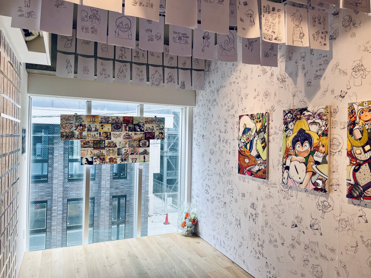 AKANESASU0214's tweet photo. おはようございます！
『きさいちさとし展』いよいよ最終日となりました🌟

吉祥寺は曇り空☁️ライブドローイング3枚が揃って観られるのは本日まで！是非足をお運びください🖼️🖼️🖼️

吉祥寺駅から徒歩５分、階段上がってガラス扉の右奥がAAGSです！

本日17時閉幕、最後までよろしくお願いいたします。 https://t.co/ayhwf8S9eY