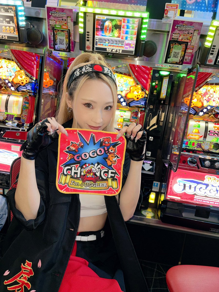 CS_sakura4649's tweet photo. 初のオンライン抽選どきどき待って…
15番だったぜぇぇええ🎊

なにこの、かわいいかわいい
ジャグラーハンカチ…！😏❤️‍🔥

マイジャグで1日楽しませてもらうんで夜露死苦！！！

#ウエスタン葛西店
#PR
#CStyle https://t.co/bHcWQQenKH