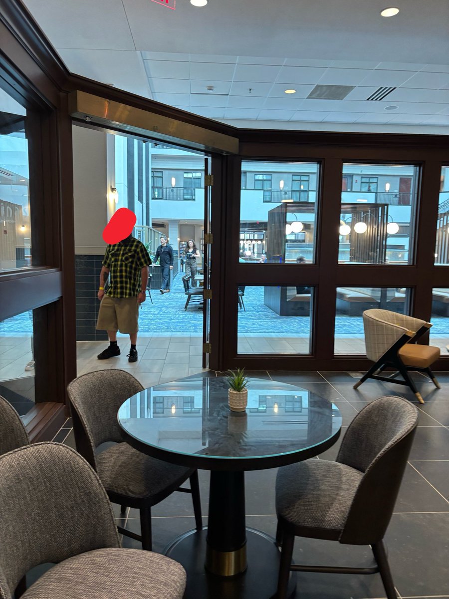 lemmethinkuhh's tweet photo. was in line to order food n the lady in front of me taps my shoulder n nods towards the cafe entrance n so casually says “look, it’s misha 🙂” and i was like wat then turned around n was gagged cuz girl it WAS him 💀 https://t.co/fg2sw5lhVx