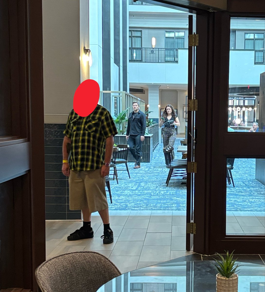lemmethinkuhh's tweet photo. was in line to order food n the lady in front of me taps my shoulder n nods towards the cafe entrance n so casually says “look, it’s misha 🙂” and i was like wat then turned around n was gagged cuz girl it WAS him 💀 https://t.co/fg2sw5lhVx