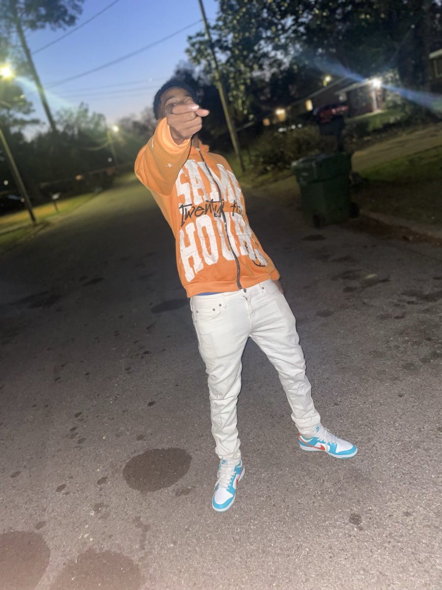 nukeway212's tweet photo. Motion 🖤#montgomery https://t.co/KMmYz5U49Y