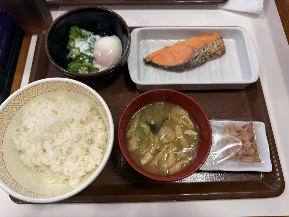 Saya_JPN's tweet photo. 夜勤明けすき家行ってきたー🥰
マジで朝食メニュー安すぎて申し訳なくなる😆 https://t.co/pEnVuRtJyx