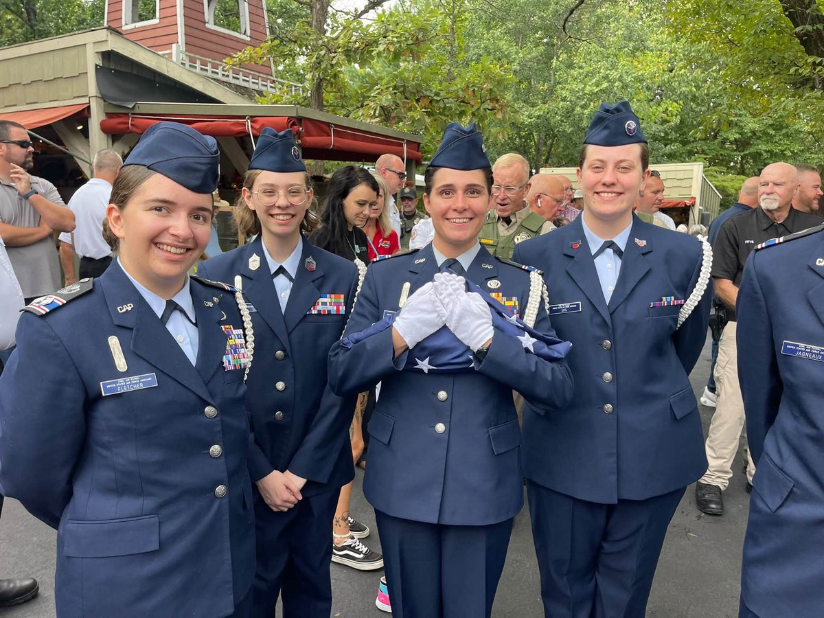 mocapnews's tweet photo. Members and units across Missouri participated in 9/11 Remembrance Ceremonies. Here, .cadets from the Table Rock Lake Composite Squadron assisted with the 25th Anniversary 9/11 Remembrance Ceremony at Silver Dollar City, MO. #civilairpatrol #CAPcadet https://t.co/zGyNYQLmHJ