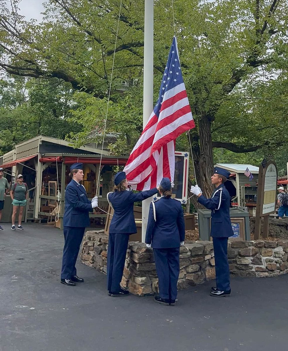 mocapnews's tweet photo. Members and units across Missouri participated in 9/11 Remembrance Ceremonies. Here, .cadets from the Table Rock Lake Composite Squadron assisted with the 25th Anniversary 9/11 Remembrance Ceremony at Silver Dollar City, MO. #civilairpatrol #CAPcadet https://t.co/zGyNYQLmHJ