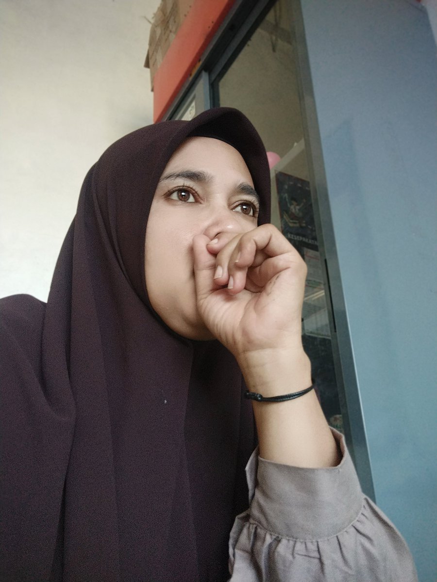 Bismillah84's tweet photo. Menghargai orang yang tidak kamu sukai adalah bukti keikhlasan yang paling tinggi nilainya." 
Happy weekend https://t.co/qrWOyNORb5