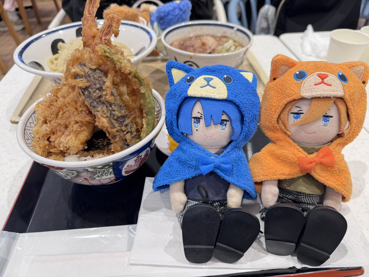 MST_2428291310's tweet photo. 昨日は大南極展に行ってからお泊まりしたよ❄️💙🐱🫍🐶🐻
お昼(？)に食べた天丼のビジュが凄かった！ https://t.co/wRDBgduOA8
