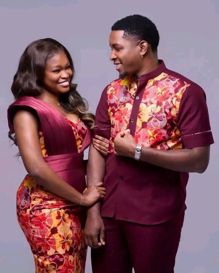 ZonePresse_'s tweet photo. 🎉❤️Mariage traditionnel des artistes Indira et Tamsir, à Dimako, en présence de la Légende Samuel Eto'o.

📸 Les photos et les vidéos étaient interdites. https://t.co/wgQTWdkmdF