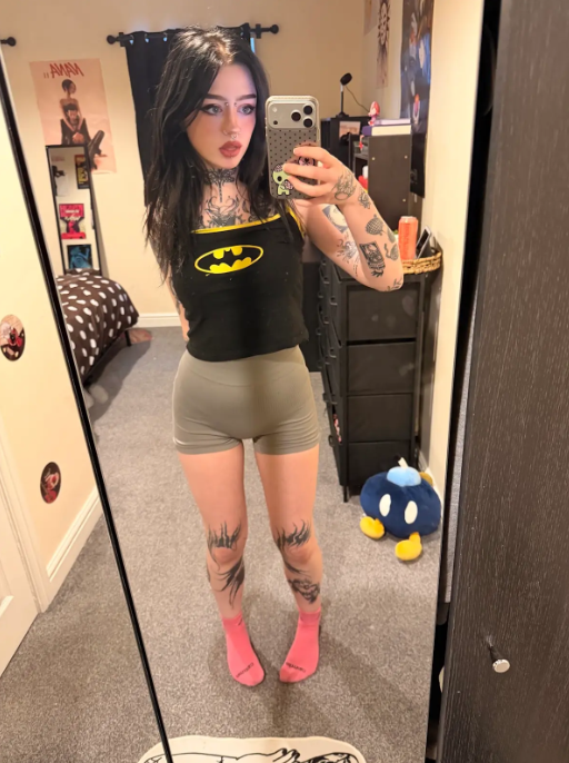 Mira_Lane47's tweet photo. wanna come over?? i made pasta 🍝 …and also i'm wearing ur favorite shirt and nothing el, pasta!! i made pasta https://t.co/d3Kv0Qf7Nf