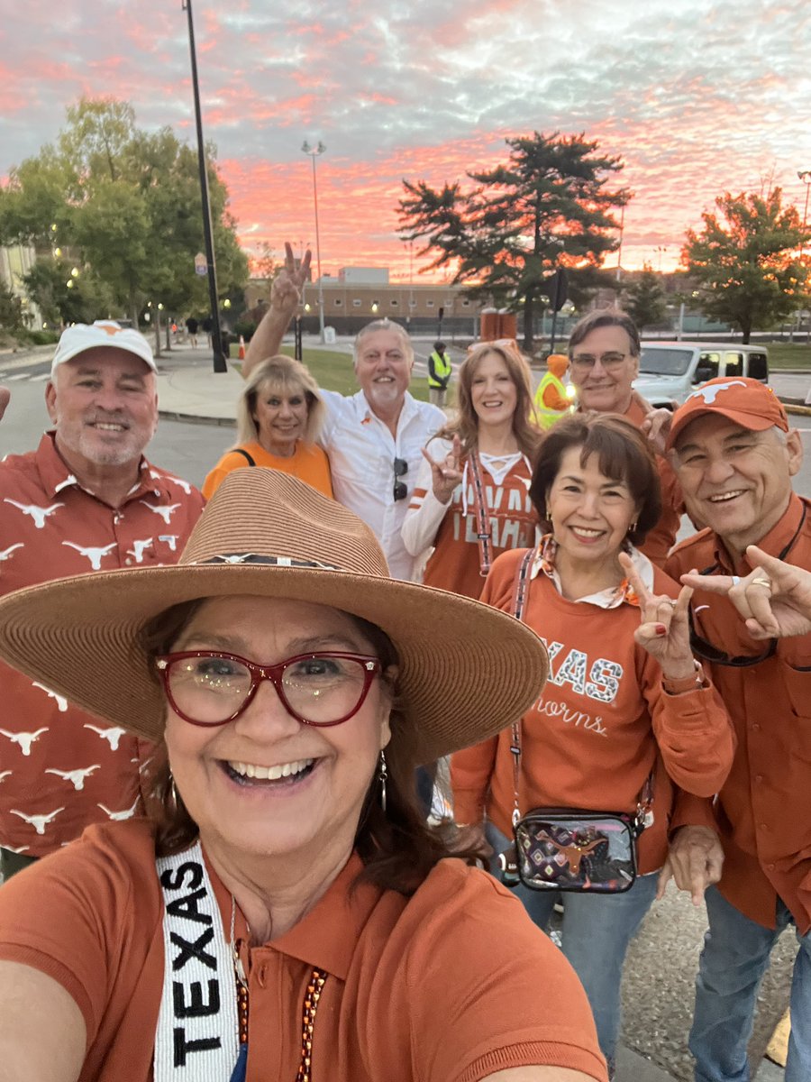 AGTZ's tweet photo. @TexasFootball https://t.co/3QhTsLfTS1