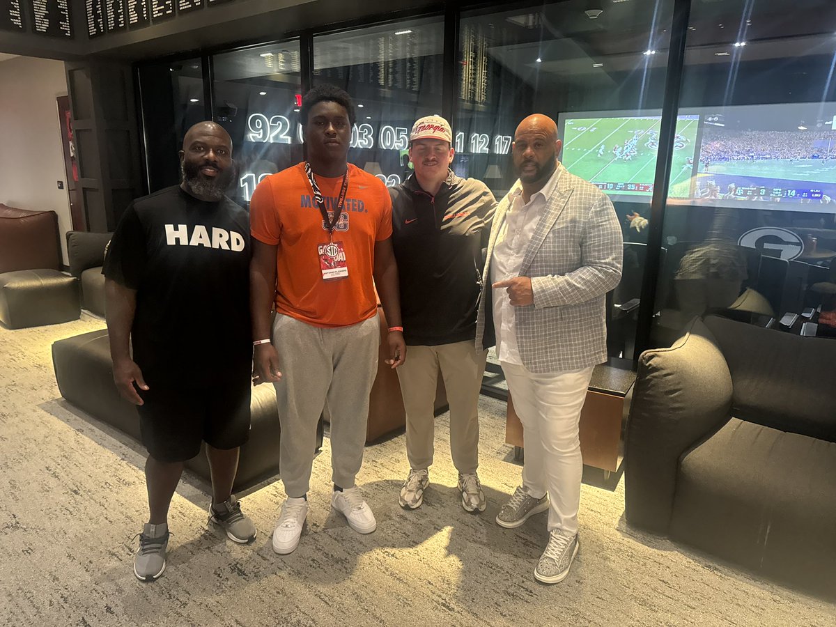 AntonioAnt41807's tweet photo. Had a great time in Athens Georgia here with Coach @TravionScott lighting it up on defense with that  front 4‼️‼️‼️ great win over Oklahoma @JCCougarsFB @nchssportspage @captain_41 @charlesjohnson @randywattson @GeorgiaFootball https://t.co/OFiunAbuhM