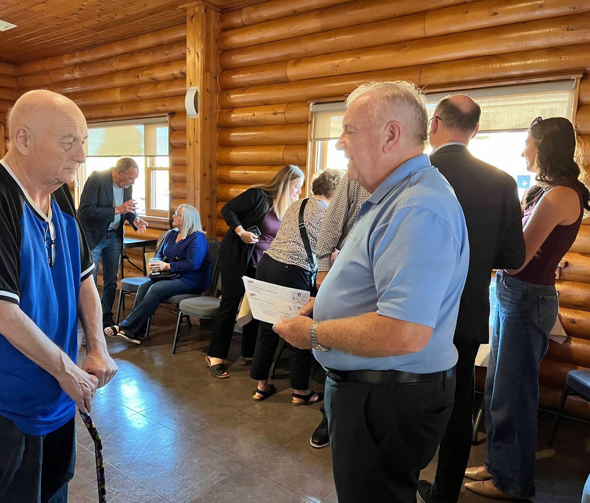 DanielAllainNB's tweet photo. Great discussions with PC members in Sussex at our Satellite Voting Centre.

Having trouble voting? Send us a message!

Get your ballot mailed by October 5th!

​----------

Nous avons eu d’excellentes discussions avec les membres du Parti progressiste-conservateur à Sussex, dans nos centre de vote satellite.

Vous avez de la difficulté à voter? Envoyez-nous un message!

Assurez-vous de poster votre bulletin de vote au plus tard le 5 octobre!

#nbpoli
#pcnbleadership
#chefferiepcnb