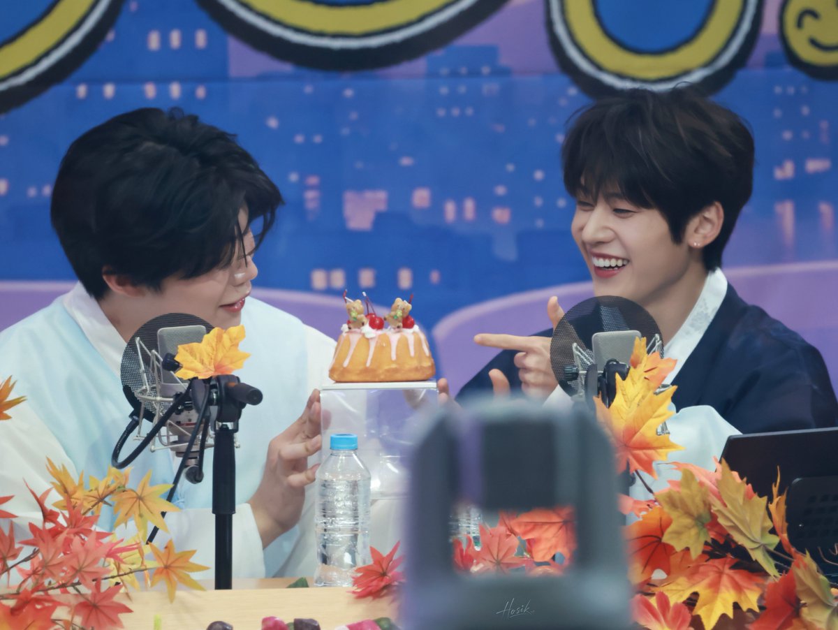 Hosikmae's tweet photo. 🎂
#SEOKMATTHEW #PARKGUNWOOK https://t.co/8PISyol3wL