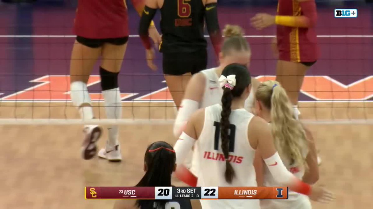 A volleyball match between USC and Illinois during the 3rd set, with Illinois leading 22-20 (and 2-0 overall), shown on a Big Ten+ broadcast.