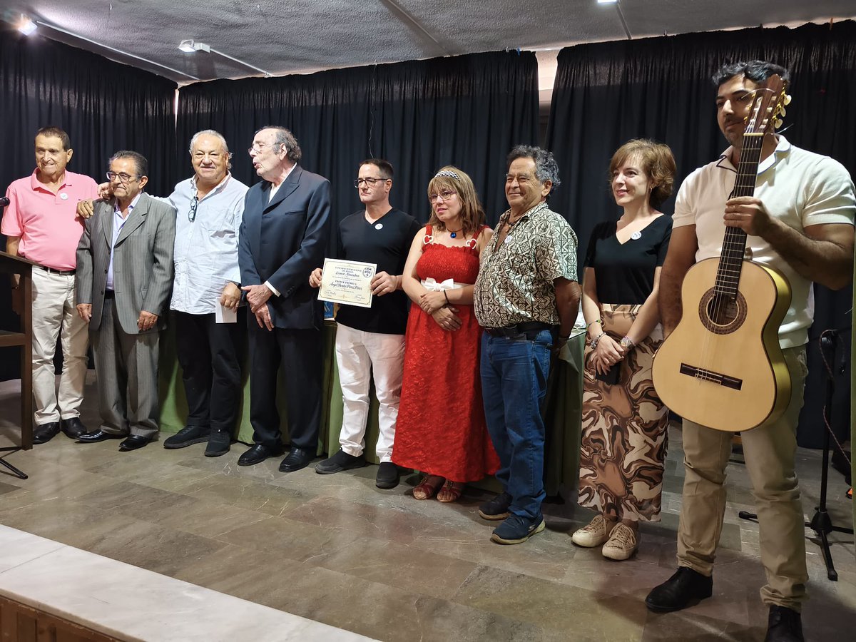 Ajuareza's tweet photo. El primer concurso de poesía Leonor Almendros ha sido un éxito, con una gran  convocatoria llena de emoción y reencuentro de personas de diferentes zonas geográficas. https://t.co/9xzrAnv68g