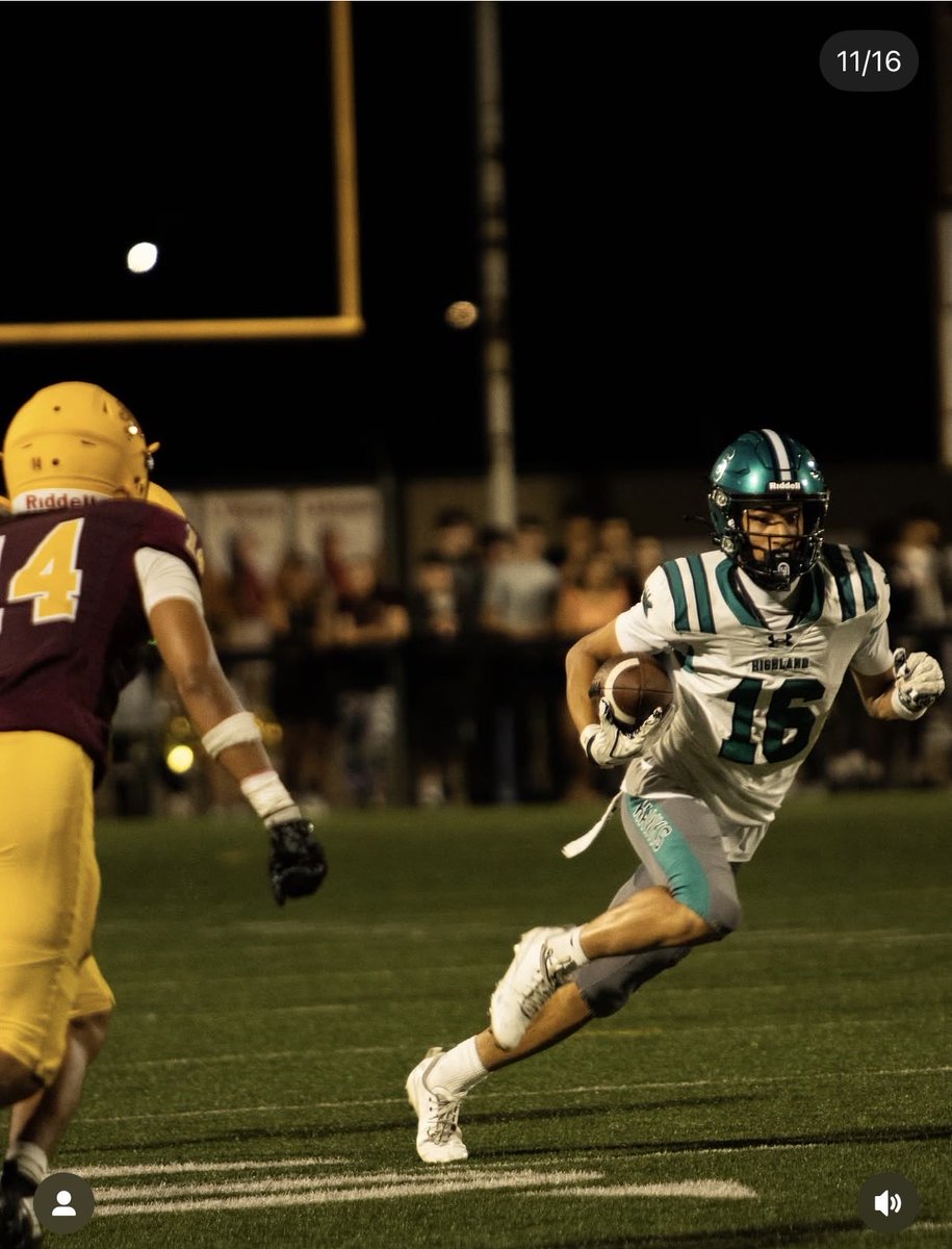 HighlandHawksFB's tweet photo. 🚨Highland All Time Record alert🚨🚨

Freshman playmaker @KenzoCrawford broke Highland’s all time single game receiving yards record last night, going off for 188 yds on 6 catches!!

Congratulations 16! https://t.co/ssLSuRPuQi