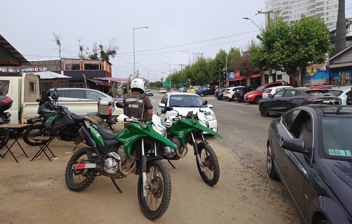 ZonaCarabValpo's tweet photo. Durante la tarde de este sábado, Carabineros despliega diferentes servicios en la comuna de #Concón y #Puchuncaví, con la finalidad de evitar la comisión de delitos y brindar seguridad a los residentes y visitantes. #LaPrevenciónEsNuestraEsencia https://t.co/gxPEZpD5kq