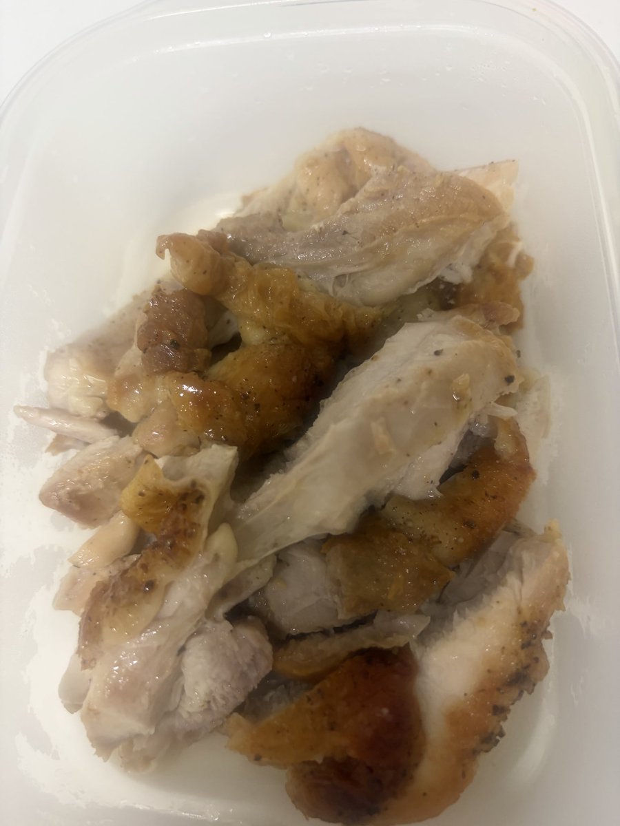 Koki030890's tweet photo. 肉スープ作るの面倒になって全部焼いた🤣 https://t.co/bP9xUnm0ri