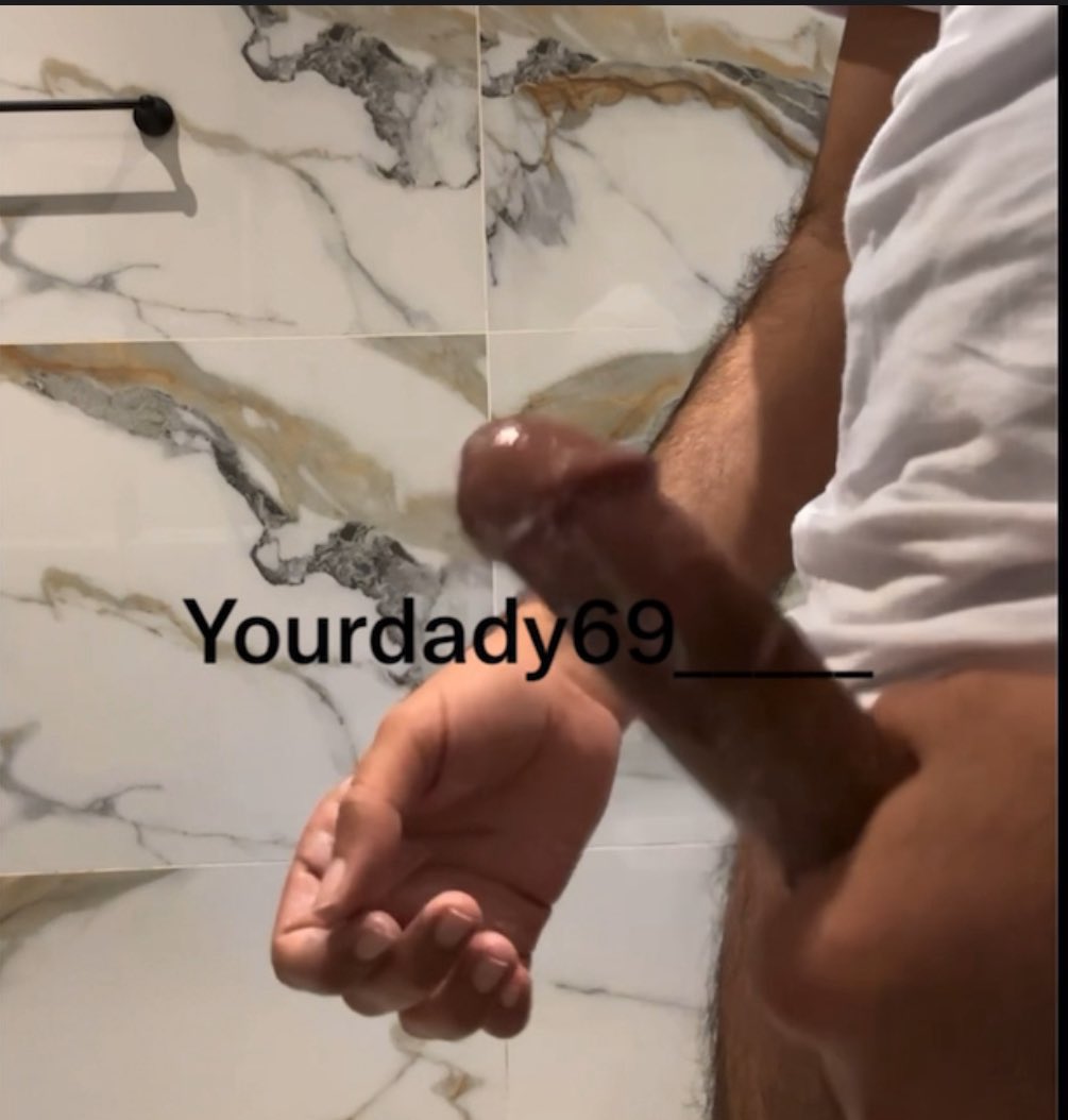 YourDady69_____'s tweet photo. اي قحبة تبي تشوفه خاص وتضيفني https://t.co/K75mJN5wrI