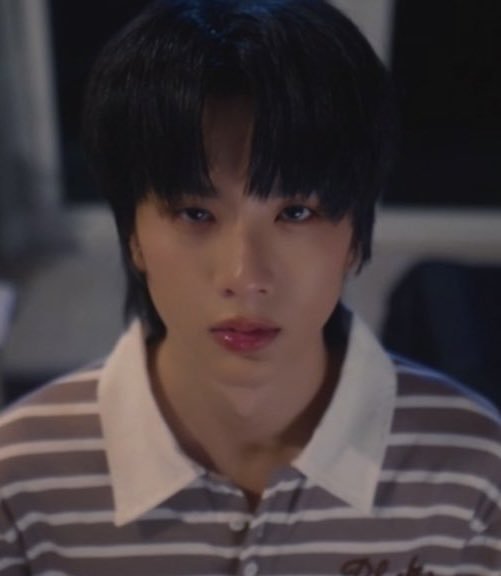 binhirunwoo's tweet photo. de novo eu tenho que dizer o quão bom ator o save tá demonstrando ser interpretando o wan. a diferença do ep1 para o ep5 é gritante, a decepção no olhar do wan, a dúvida, tudo isso o save consegue transparecer sem dizer uma só palavra 

MR FANBOY CHAPTER 5
#MrFanboyEP5 https://t.co/74ANgz6Nt3