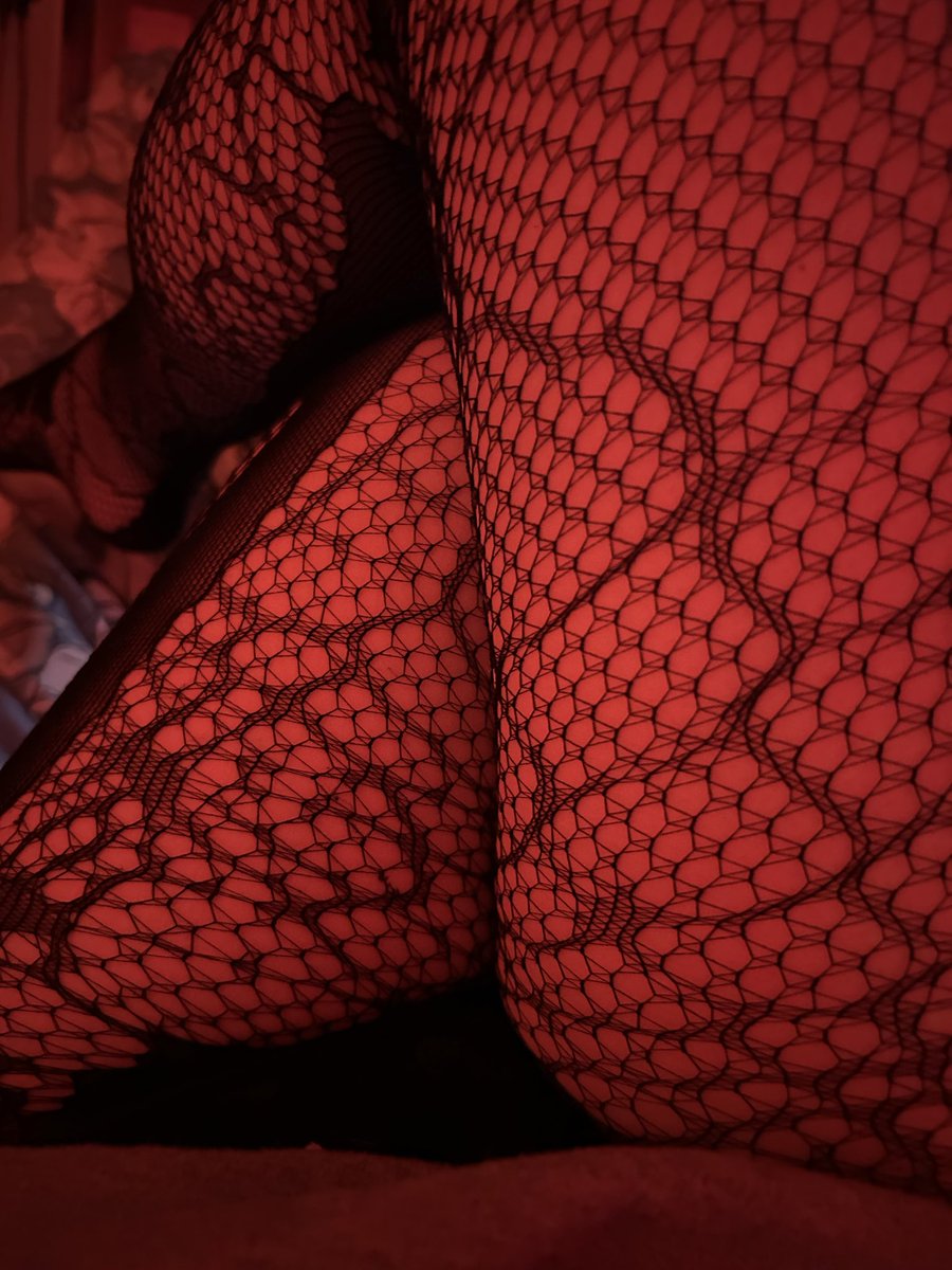 _lizzierae_'s tweet photo. good evening 🙃 #nsfw #nsfwtwt #thighs https://t.co/jYP62XXoKH